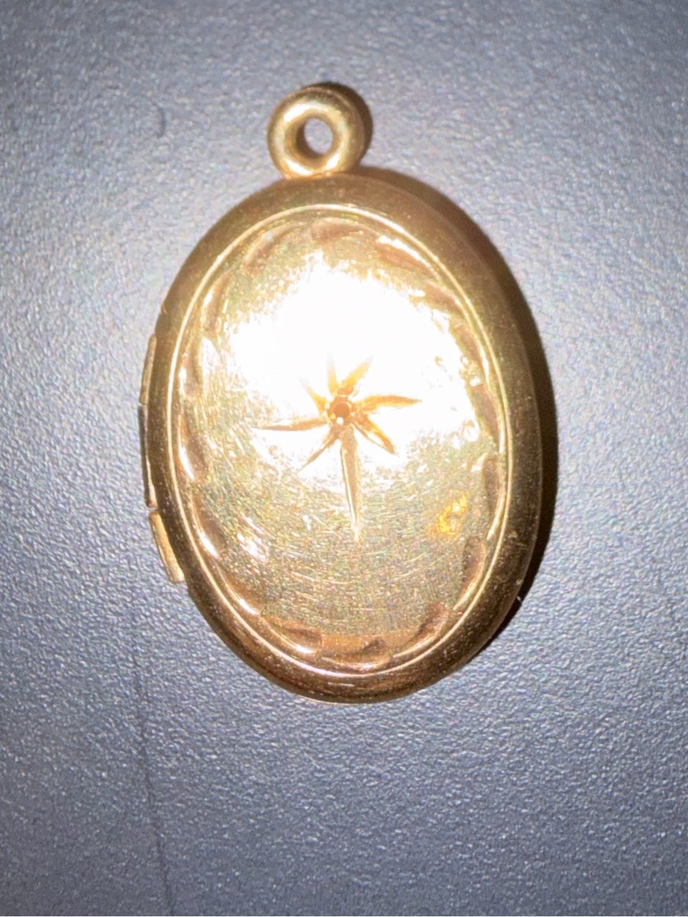 14 Karat Gold filled stamped Oval Starburst Locket Necklace Pendant -